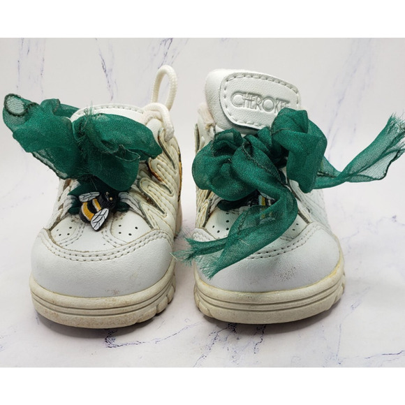 Cherokee Infant's Bee Theme Baby Shoes Sneakers Leather White Size 2 - Picture 2 of 14